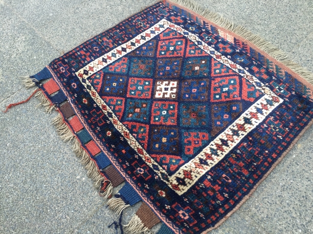 Antique Kurdish Jaf bagface. Size : ca 77cm x 65cm / 2'6''ft x 2'2''ft                   