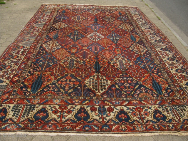 Antique Persian oversize Bakhtiary carpet. Circa 1920. Size: ca. 505x350cm / 16'6'' x 11'5''                   