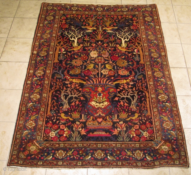 Fine Bakthiary tree of life rug with elegant drawing. circa 1920. Origin: western Central-Persia. Size: 190x140cm / 6'3'' x 4'6''ft             