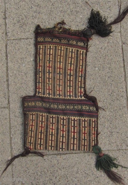 Nice collector´s item: Antique doublesided Baluch saltbag or so called Namakdan. Woven in Sumakh technique.                  