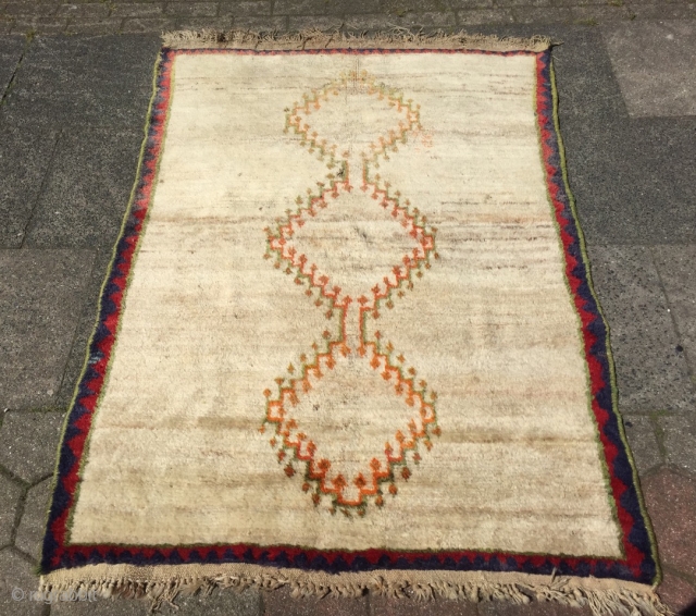 Antique minimalist Southpersian Gabbeh rug, size: 175x127cm / 5'8''ft x 4'2''ft
                      