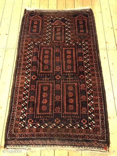 Antique Baluch prayer rug . Size : ca 150cm x 87cm / 5ft x 2'9''ft. Nice collector´s piece               