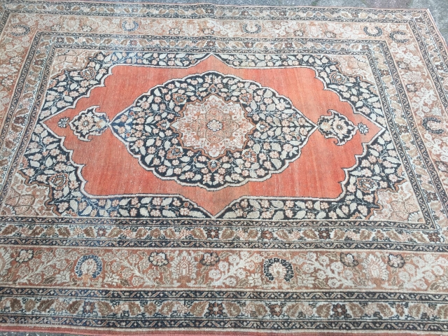 Fine antique Persian Tabriz Haji Jalili rug, size: ca. 175x125cm / 5'8''ft x 4'1''ft Age: 19th century
                