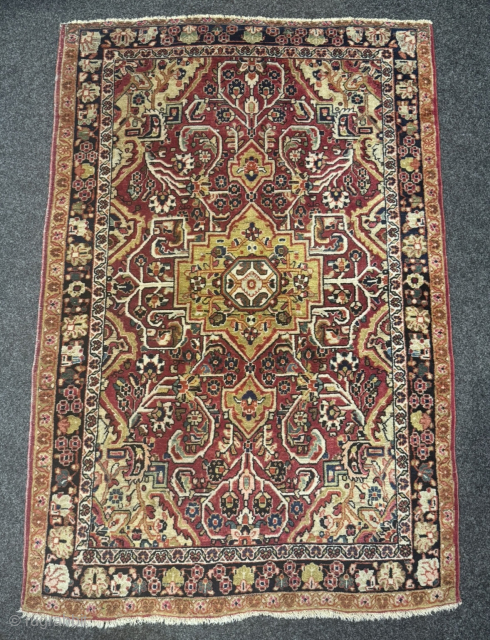 Fine antique Persian Sarough rug. Age: 1920s. Size: 145x98cm / 4’8ft by 3’2ft http://www.najib.de                   