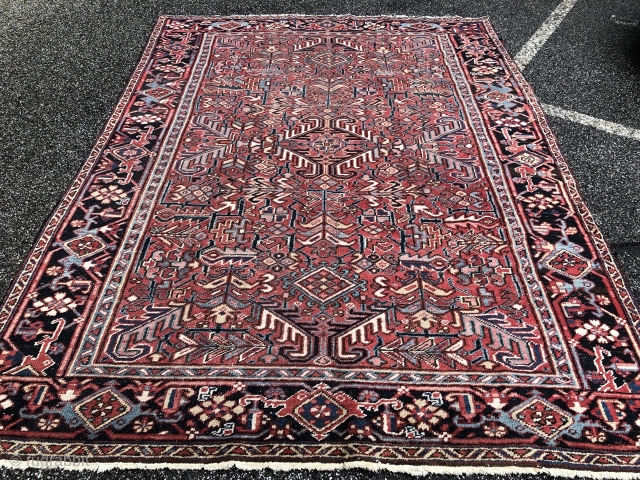 Vintage Antique Persian Heriz carpet, age: circa 1920. Size: ca. 285x210cm / 9'4''ft by 6'9''ft. All over design, some light overall wear.           