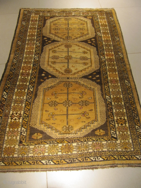ref: S329 / Kuba Zeejwa Caucasian antique rug. perfect condition
size: 180 X 120  /  5' X 3'              