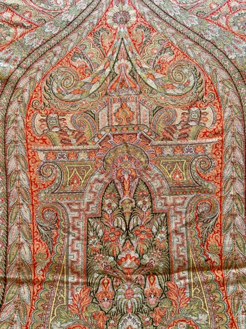 Beautiful French chinoiserie shawl 1850-1900 era in excellent condition. Large castle below the centre.Very light in weight . Signed  by the artist J C on the border . 
It measures 11  ...