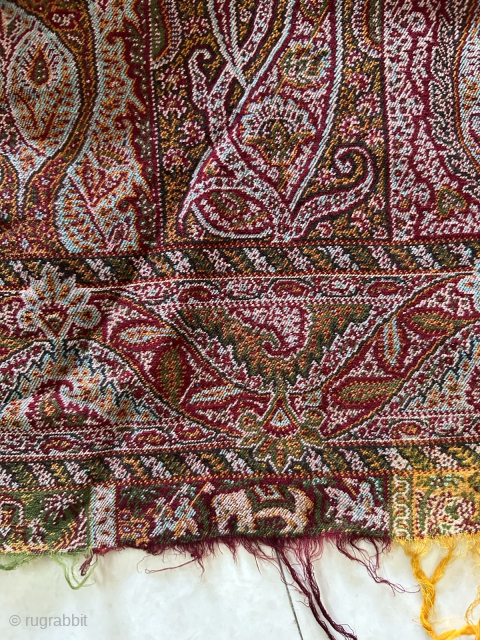 Offering beautiful antique French paisley shawl for sale 
In perfect condition it has human figure along with animal figures at both side of the fringes 
Figures are horse. elephants ,swan. camel   ...