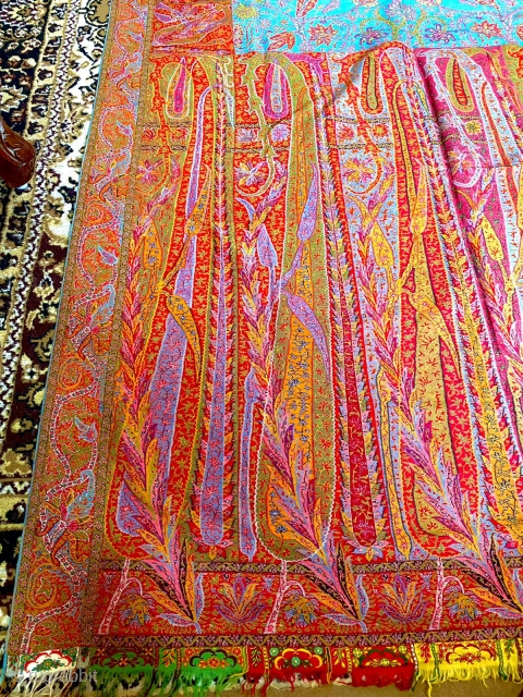 Exceptional Indian kashmir shawl 1850 century Sikh period  in very good condition and beautiful colours.  Just few tiny moth holes on centre except that the shawl is perfect. it measure  ...