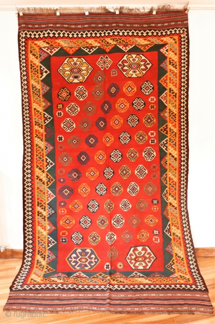A great Qashqai kilim woven with very finelly spun wool, creating thus a kilim of great appeal. The design is very well done and with attention to small details. All natural dyes.  ...