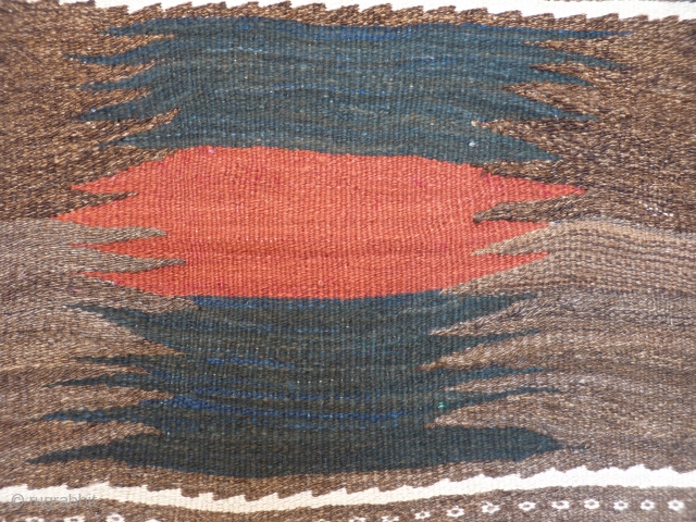 Beautiful Kamo area sofreh, woven with undyed goat´s wool and dyed sheep´s wool. A very artistic sofreh. 93x80 cms (k1212-611)             