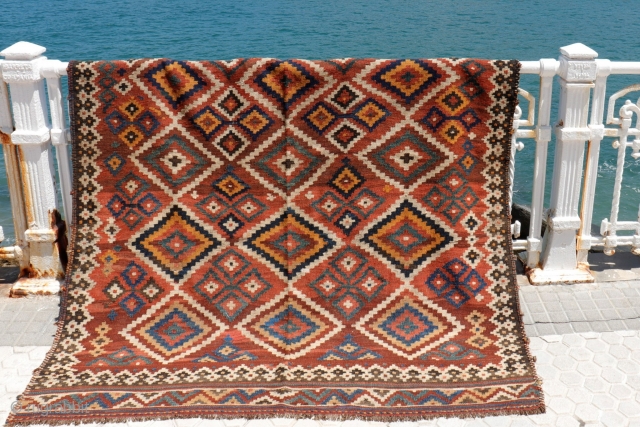 During our regular trips to Iran, occasionally we find kilims from this Luri subtribe, which we haven´t identified. They tend to have repeated medallions drawn freely, terracotta colours and every single one  ...