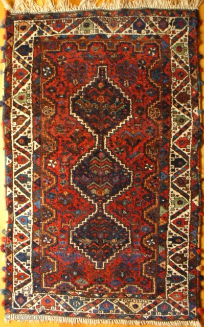 Arabe Laberdeh (Khamseh) Rug, 140x83, sweet little rug with a nice range of colours and motifs including peacocks and rain-symbol birds protecting a sacred tree.        