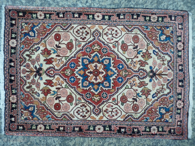 Malayer pushti, 92x64cms, from about 1930, soft colours, excellent original condition with even high pile throughout.                 