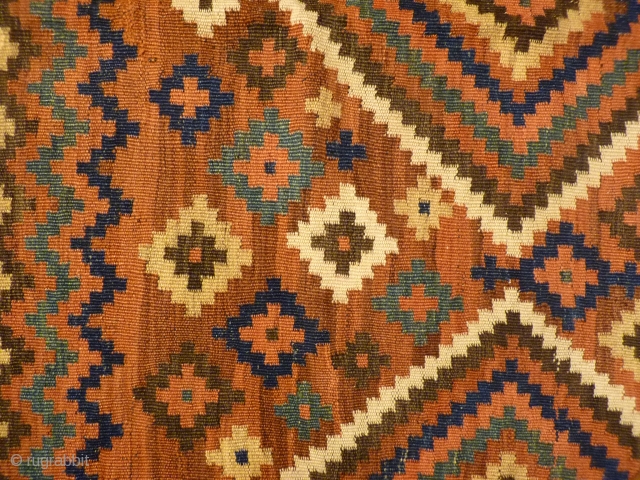 Rare Luri kilim (the lost cousin of a Tartari weaving), very good range of colours and abrashes. Strong kilm in perfect condition with shinny wool and original fringes. Good square size (228x161cms). 