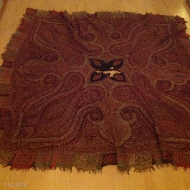 Antique shawl
170cmx170cm                               