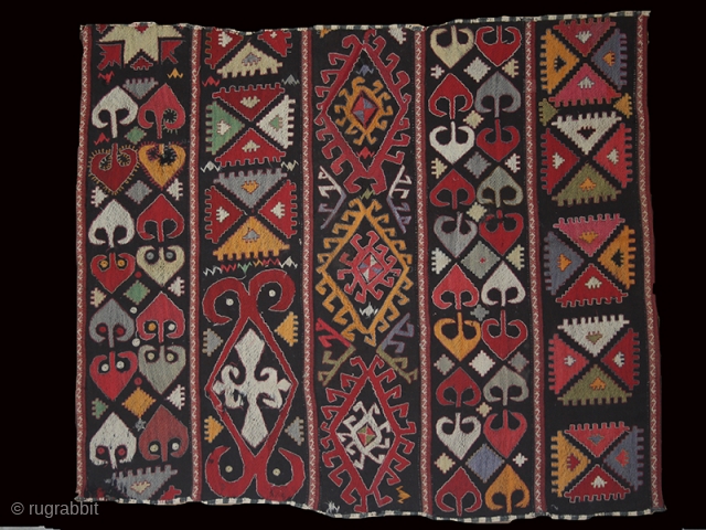 Embroidered panel cod.0855. Wool. Kungrad people. Central Asia. Early 20th. century. Good condition. Size cm. 145 x 168 ( 4'9" x 5'6"). More infos info@lucasguaitzer.it        