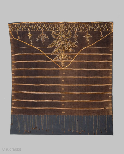 Woman's shawl "Ajar" cod. 0394. Wool cotton natural dyes. Berber people. Sfax area. Tunisia. Early 20th. century. Cm. 105 x 120. Very good condition with some small holes. Professionally sewn onto a ...