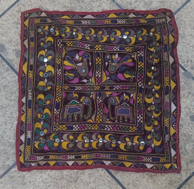 Indian textile! Very finely hand embroidered circa mid 20th century
In excellent condition