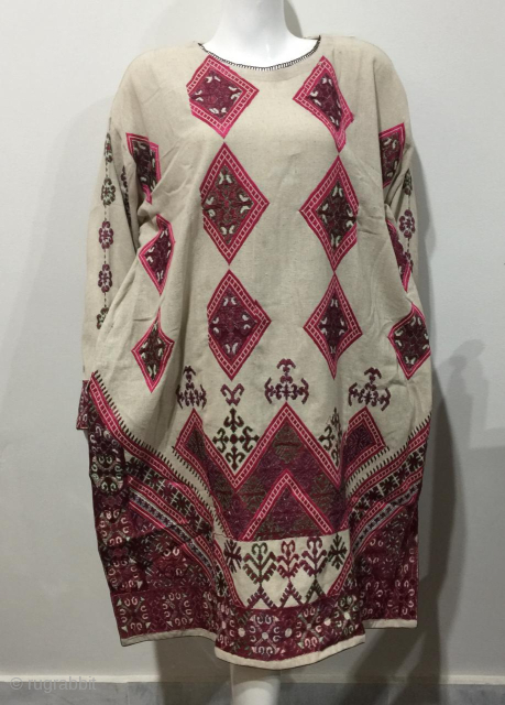 Tribal Woman dress from Swat,  Pakistan . Very fine hand embroidery 
In its best condition                 