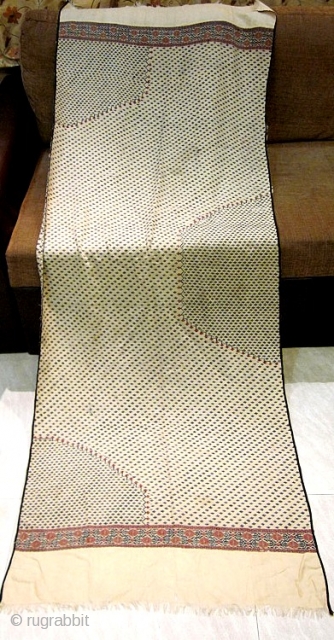 Indian Kani Jamawar Ladies shawl having 2-3 tiny holes.Early period around 18th century.
Size 30*82 inches.                  