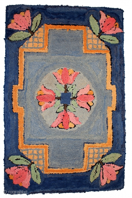 #1C20  Handmade antique American Hooked rug 2' X 3' ( 61cm X 91cm ) C.1940                 