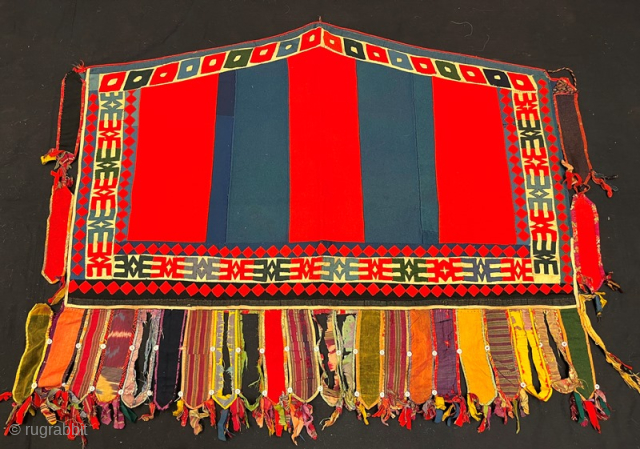 Antique turkmen silk asmalık , 120x 93 cm                         
