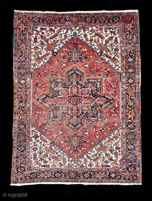 Persian Heriz, perfect condition. 275x370 cm - 9’x12’2”. 
ondrej@cityhouse.cz, WhatsApp: 00420 608733888                     