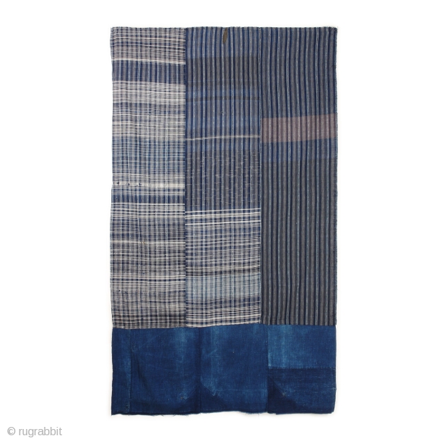 This is a Japanese cotton zanshi-ori futon cover. 

Zanshi textiles are woven of leftover threads. These threads often come from other home weaving projects. Typically, the random leftover threads are used for  ...