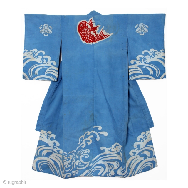 This is a cotton boy's festival kimono with elaborately dyed waves and a brilliant red sea bream, or porgy. This child's kimono, which dates back to the early Showa period, was worn  ...