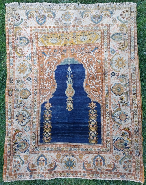 19th. Century Sivas Rug size: 117 x 153 cm                        