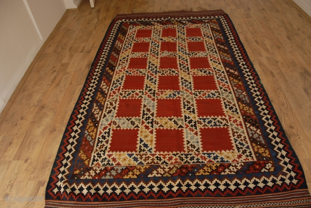 qashqai kilim made around 1920s all  vegetable collors good condition                      