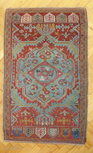 Central Anatolian Ushak yastik 41" x 25" (105cm x 64cm).                       