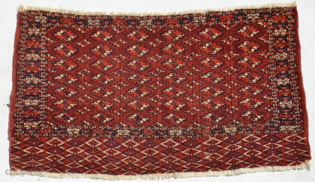 Tekke chuval end 19th century.
size is 120 x 68 cm or 3.1 x 2.1 ft                  