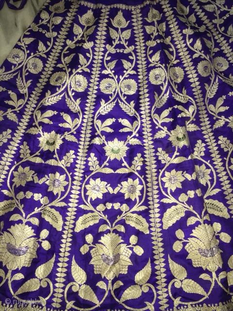 Brocade real Zari (silver) skirt from Varanasi Uttar Pradesh India also called as khali ghaghra its Length is 91.5 cm and the complete circle is 387 Cm      
