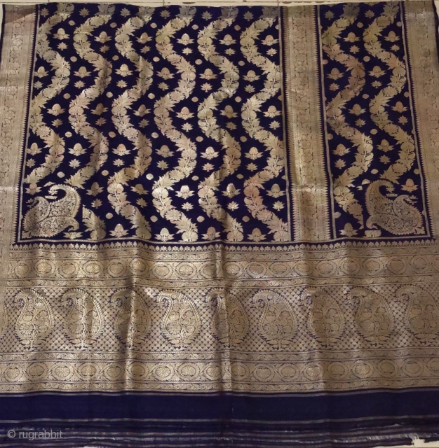 Vintage real zari pitambari sari made in Varanasi Uttar Pradesh India 1900 c. Worn by the royal family’s.the size of the sari is 465 cms X 108cms.sari is mint wearable condition  