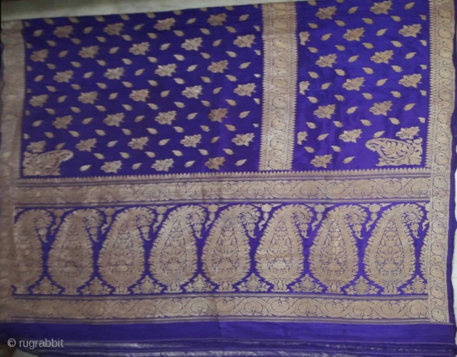 Vintage Rare design of Pitambari real Zari Sari made in Benaras Uttar Pradesh India in mint wearable condition the size of this sari is 550 cm x 110 cm    