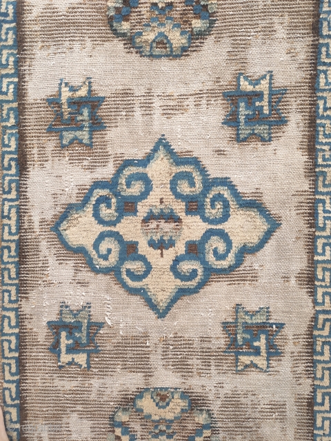 ming dynastie rug, not ningxia..
design and chromaticity obviously related to some example found in the litterature and which have been attributed to the 16th century. a survivor of an extremly rare group  ...