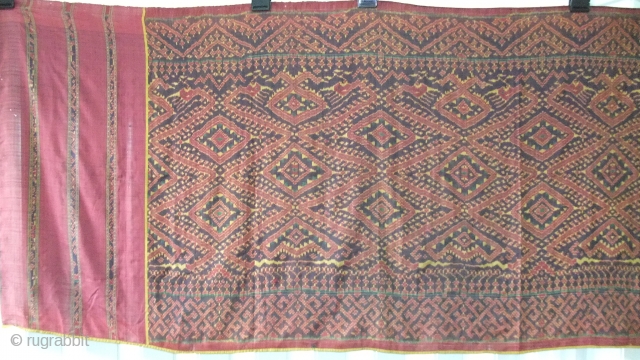 Cambodian textiles 
Cambodia 002 (280cm x 88cm - 110in x 34,5in) large naga, good condition, color very good, small damages, age late 19th century.         