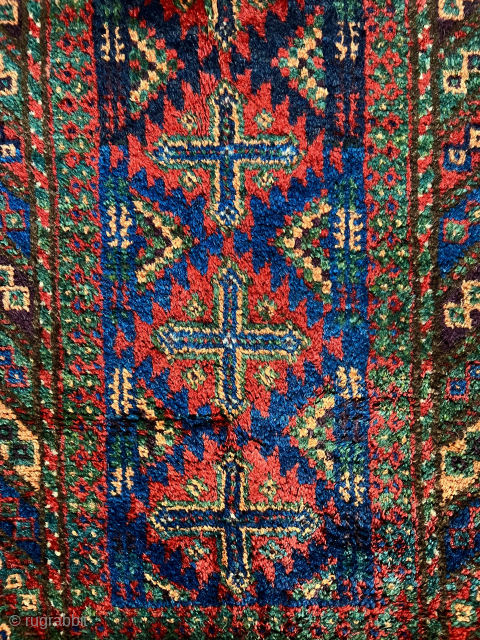 Perfect condition baluch balisht. C. 1870. Email: patrickpouler@gmail.com                         