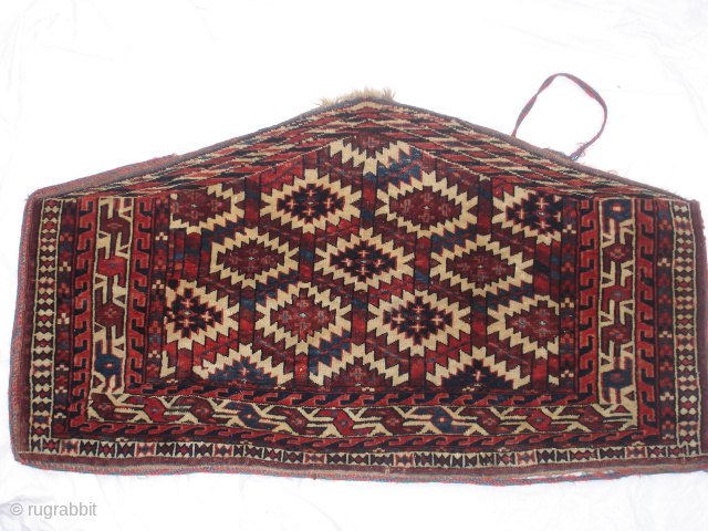 Beautifull Yomud Asmalyk end 19th century. Great colours, has not been washed yet.                    
