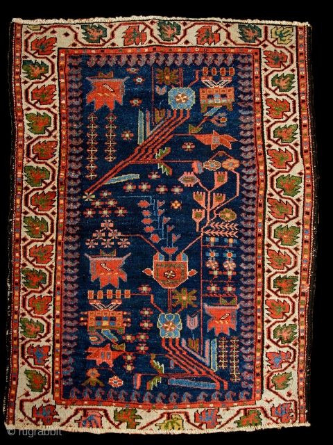 ?Malayer? Hamadan? Kurdish? Wagireh? None or every of them?
Definitely unusual, asymmetric, graphic beauty with strong, saturated, natural dyes.
Many abstract, mystical element in symbolistic correlations.
Does anybody know something similar?
98x132 cm, wool on cotton 