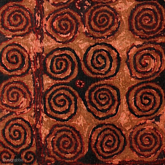 Yomud felt carpet, 385x210 cm, early 20th century. Rare two sided yurt rug with different, beautiful and archaic drawing on both sides. Eyedazzling spirals, as sun&moon symbols keep the surface in continously  ...