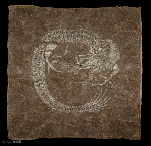 Dragon embroidery, gold and silver, 50x48cm. 1700-1800.                          