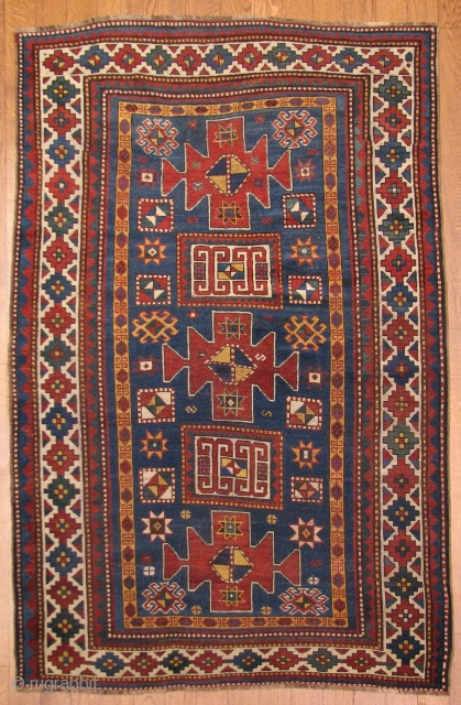 Karachop, Caucasus, 2,22 x 1,36 m, cca 1900.
Evenly worn, repaired. Price on request.                    