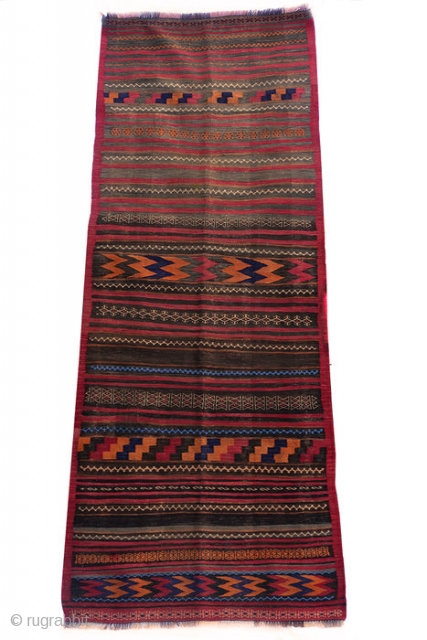 AUTHENTIC Afghan Kochi Sumak (Soumac) circa 1990 267x102cm


This simple yet beautiful hand-woven nomadic sumak is a work of Afghan nomads 
Material: Highland wool on cotton Flat-weave 
Age: +/- 25 years old 
Condition:  ...