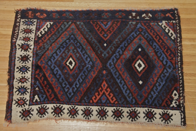 40"x27"

An unusual Kurdish Chuval sampler with good pile.  Late 19th Century.

Posted by Hadi for Rodney McDonald-ReMart Antiques               