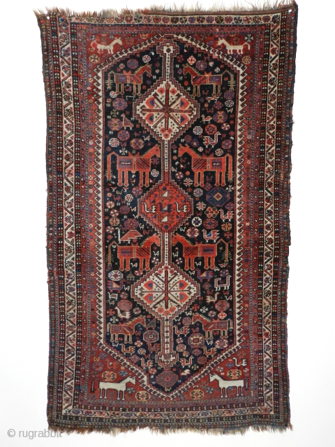 Very Interesting design and a rare shiraz Rug around 1900 jh,all natural color's.
size;177x102 cm                   
