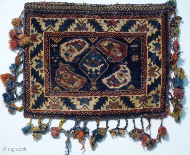 19th century Afshar chanteh. Natural colors.
Size 36 x 47 cm.                       