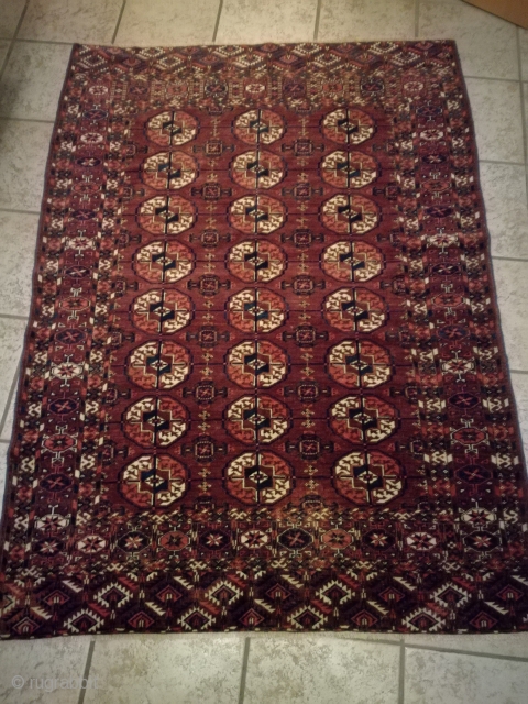 An antique Tekke rug, 160/120 cm. Used and signs of wear. Fine with good wool.                  